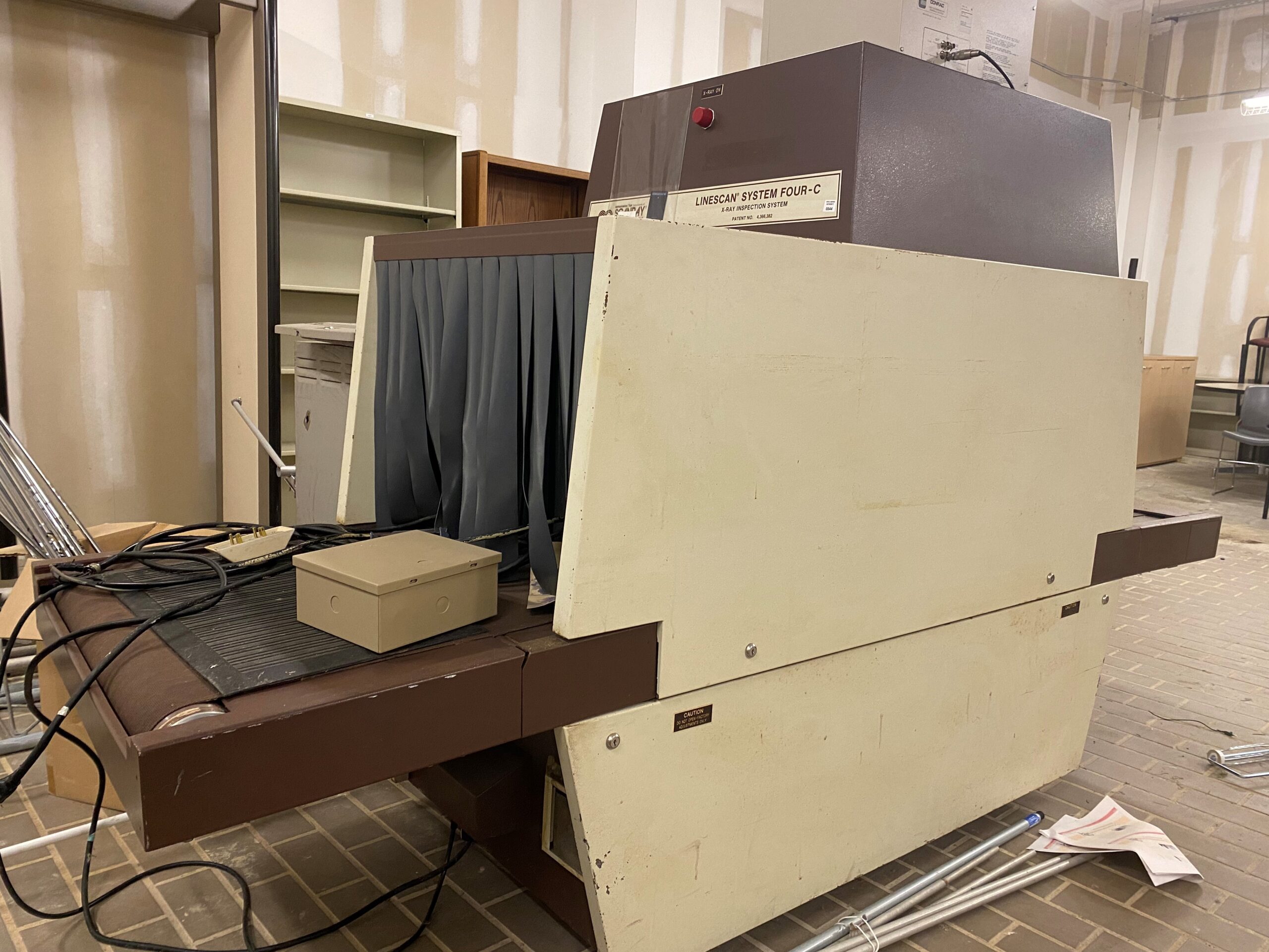 X-RAY MACHINE